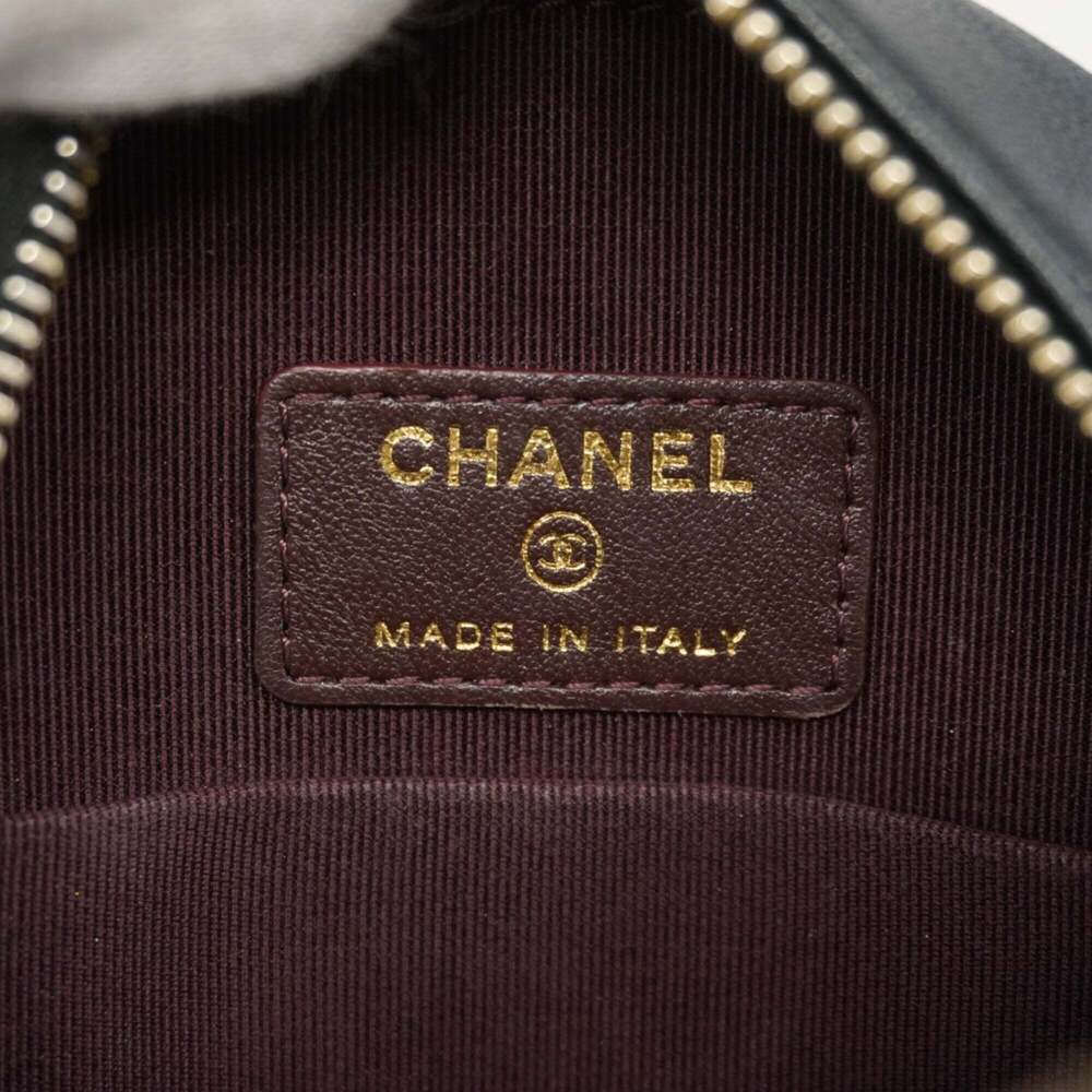 CHANEL Black Lambskin Leather Shoulder Bag - Picture 5 of 9